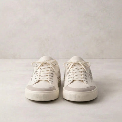 Bílé plátěné tenisky